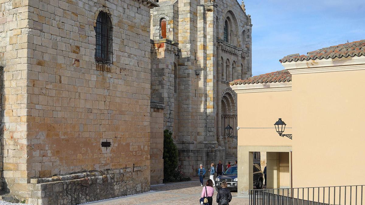 Paseo por la Catedral.