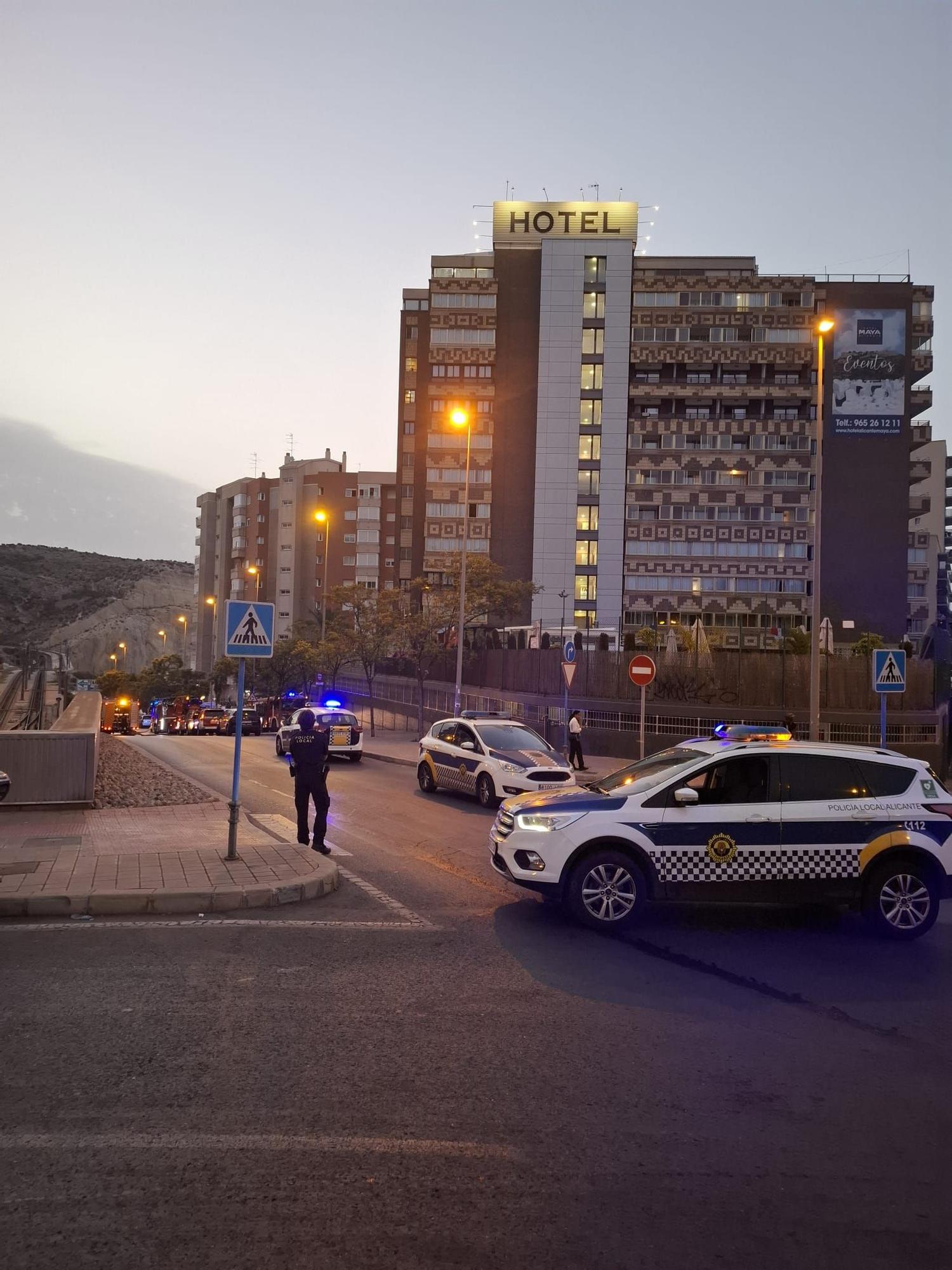 Un incendio en el hotel Maya de Alicante obliga a desalojar a los turistas