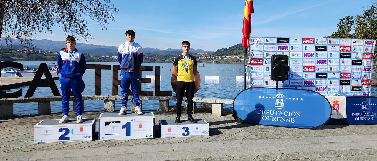 Pedro Torrado, Kevin Longo y Carlos Picón conformaron el podio arousano en el C-1 sub-23 masculino.