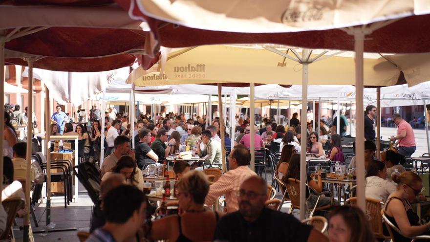 El Movimiento Ciudadano pide que se ponga ya en marcha el servicio de la Policía Local de Córdoba que vigilará los veladores