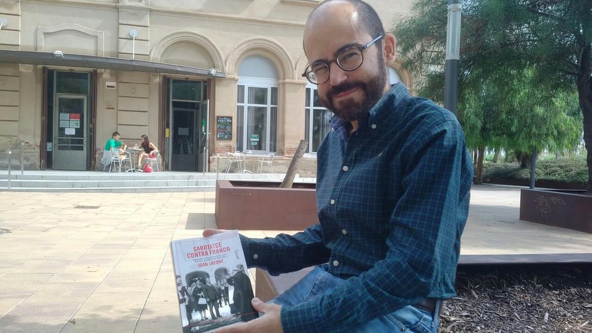 El periodista y escritor de Mataro Joan Safont, autor de `Sabotatge contra Franco¿.