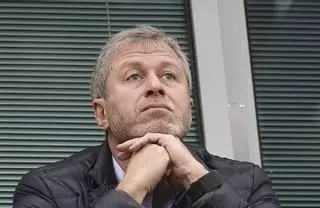 ¿Qué se esconde tras el paso a un lado de Abramovich en el Chelsea?