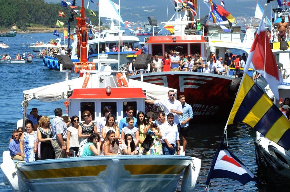 Multitudinaria procesión marítima para honrar a la patrona del mar y de los marineros