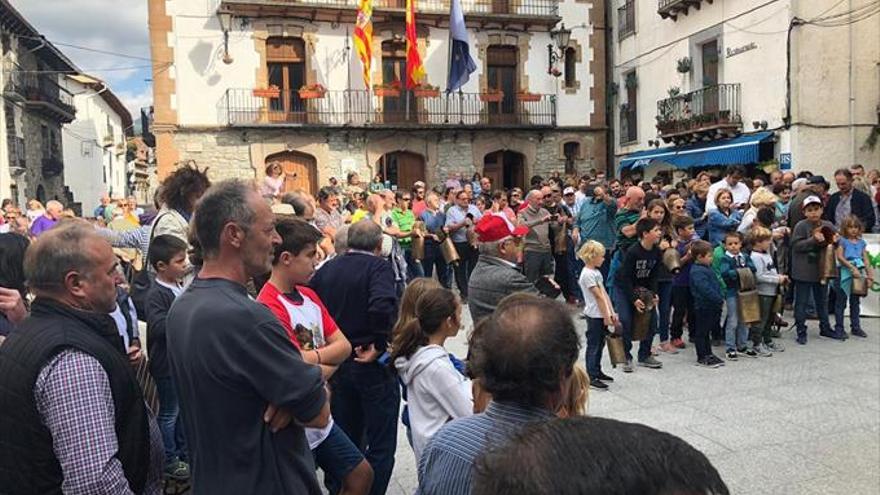 Los ganaderos exhiben «unidad» contra la presencia de los osos