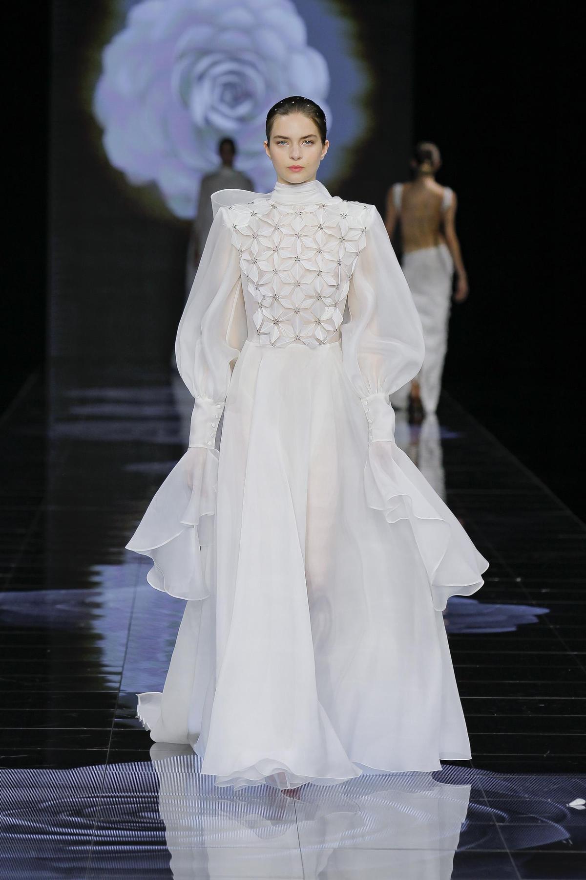 Desfile de la colección novias de Isabel Sanchís en la BBFW Desfile de la colección novias de Isabel Sanchís en la BBFW