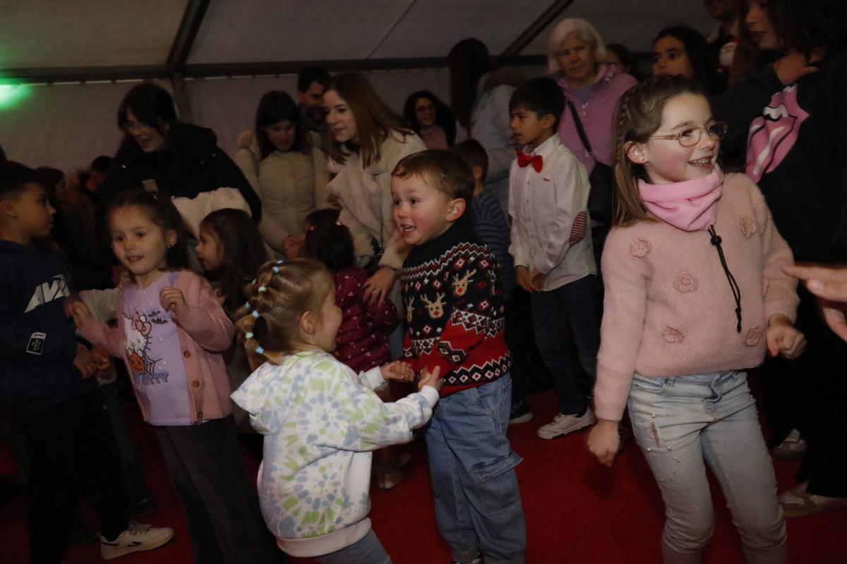 En imágenes: Así fue la "pequenochevieja" de Avilés