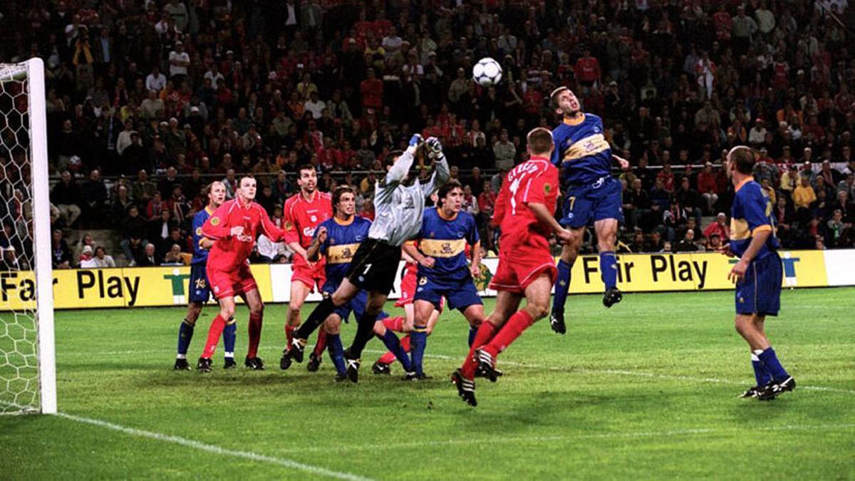El Alaves cayendo en el gol de oro en la final de la UEFA
