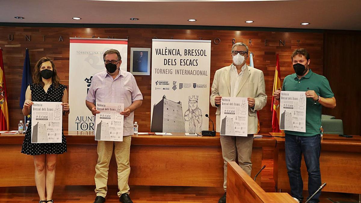 Ferrer, Ros, Barona y Campos en la presentación del torneo, ayer en Torrent.  | LEVANTE-EMV