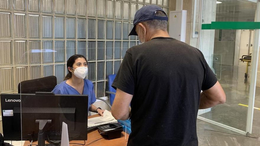 El triaje avanzado de las urgencias del Hospital Regional Universitario de Málaga está aplicando desde el primero de mayo el cuestionario REMA-Covid.