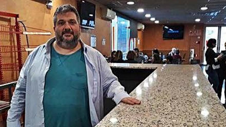 Oriol Puig ha reobert el bar-restaurant de les piscines de Manresa