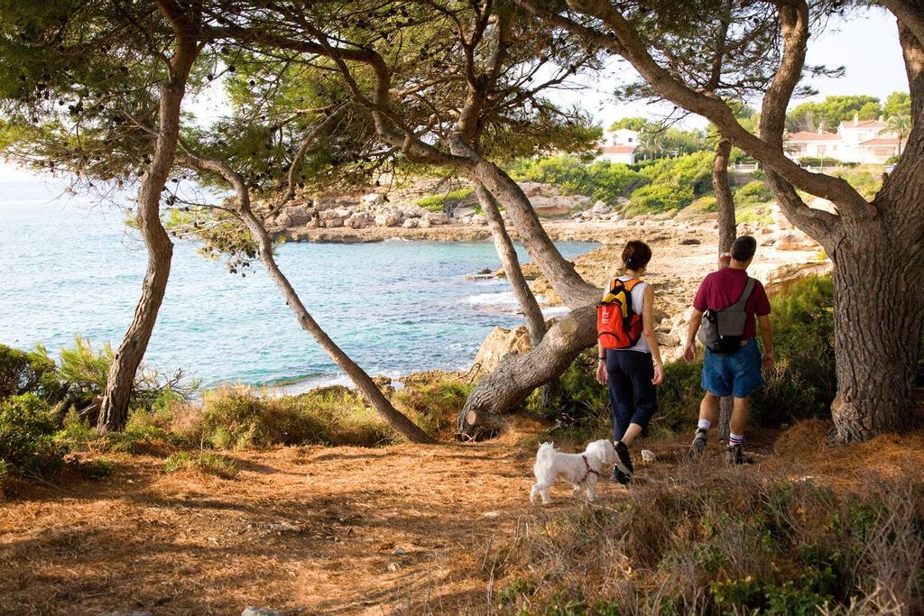 Senderismo por los acantilados de Terres de l'Ebre.