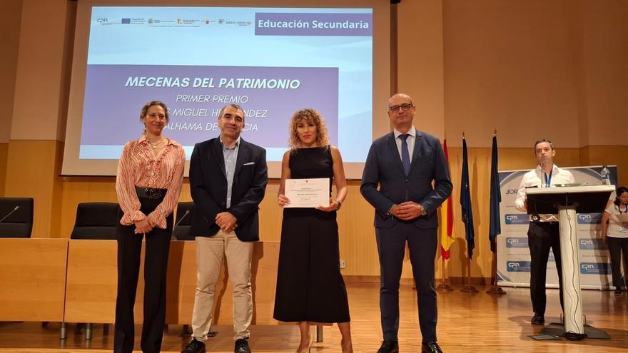 El consejero de Educación y Formación Profesional, Víctor Marín, entregaó los premios a los colegios e institutos galardonados en la II Jornada de Innovación Educativa