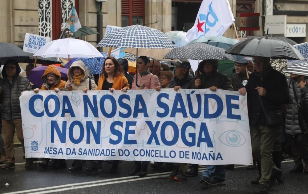Miles de gallegos protestan contra el "desmantelamiento" de la sanidad pública. // X. Álvarez