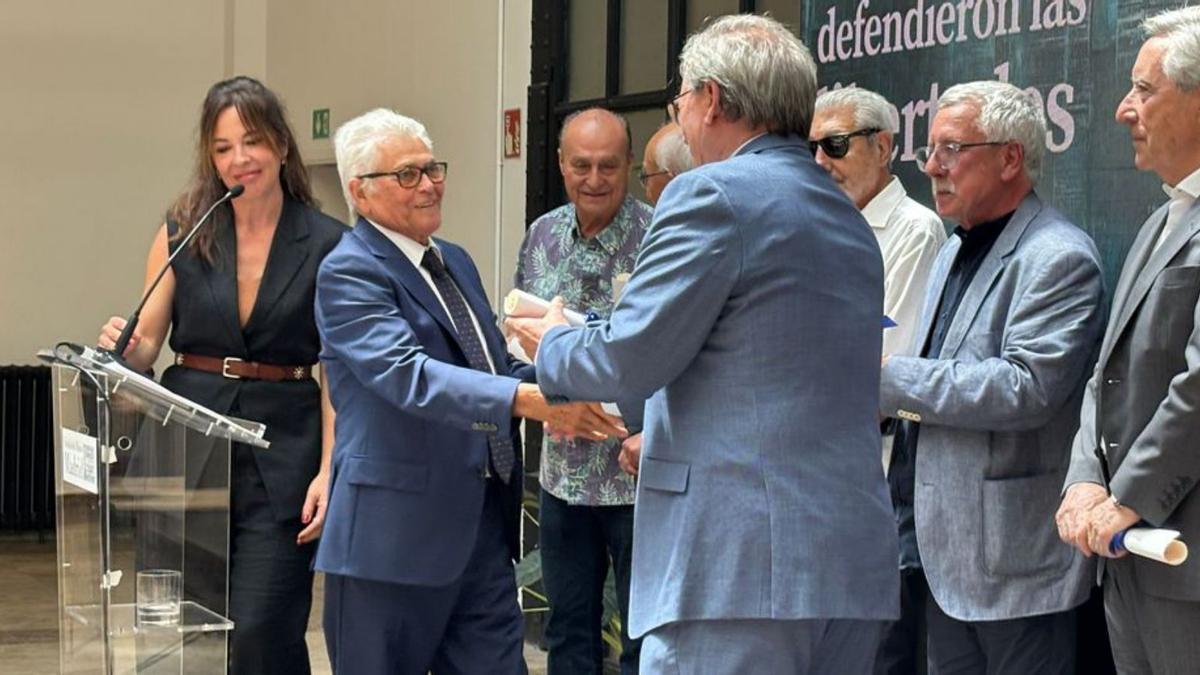 Juan de Dios Mellado recoge el reconocimiento en Madrid.