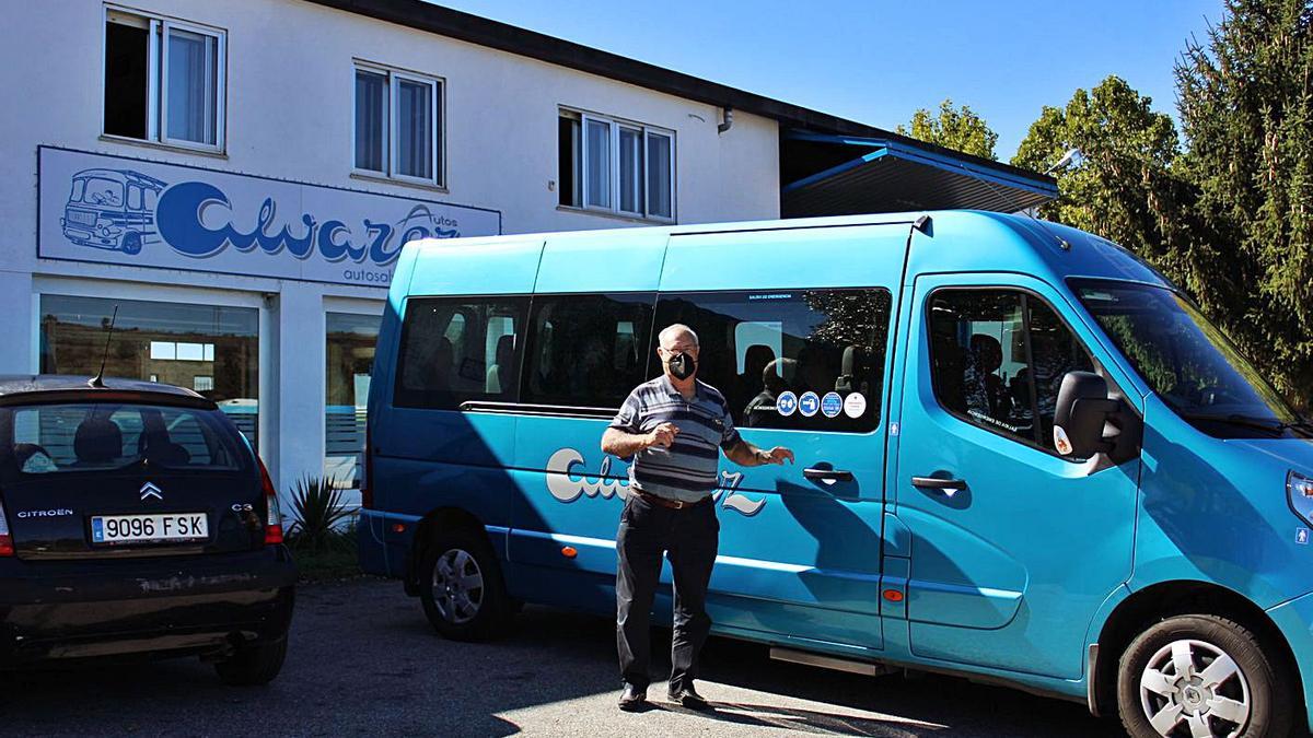 El conductor de una de las empresas de transporte acogidas al bono rural comienza la ruta. | Araceli Saavedra