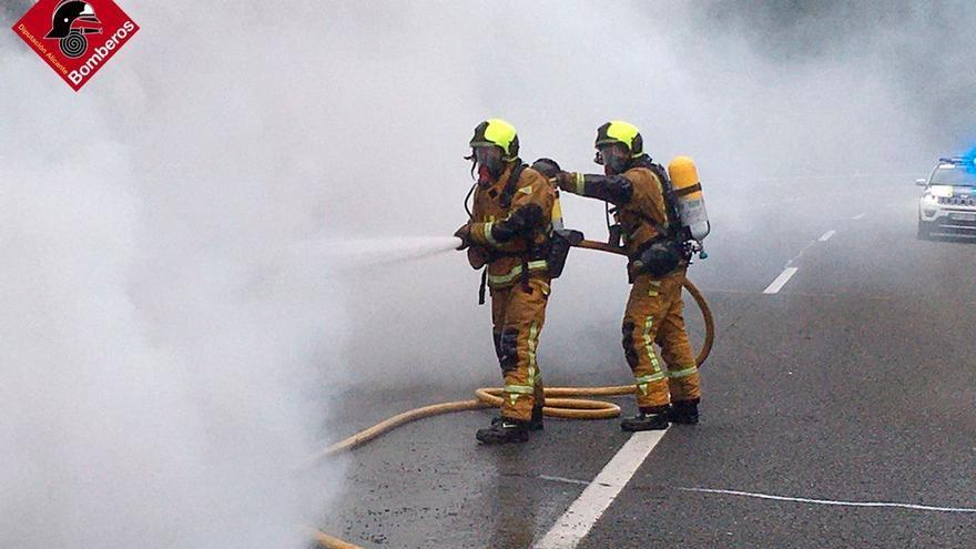 Los bomberos de la Diputación de Alicante intervinieron rápidamente