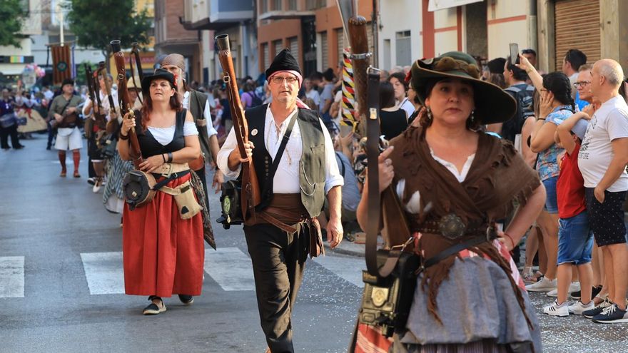 Búscate en la Cavalcada de la Mar y el encierro de las fiestas de Sant Pere del Grau