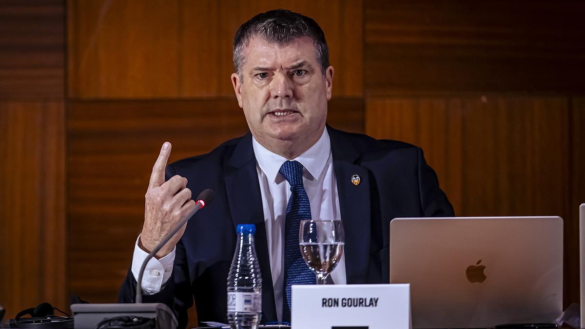 Gourlay durante la Junta de Accionistas del Valencia CF