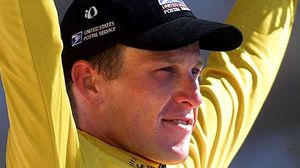Armstrong tira la tovallola.