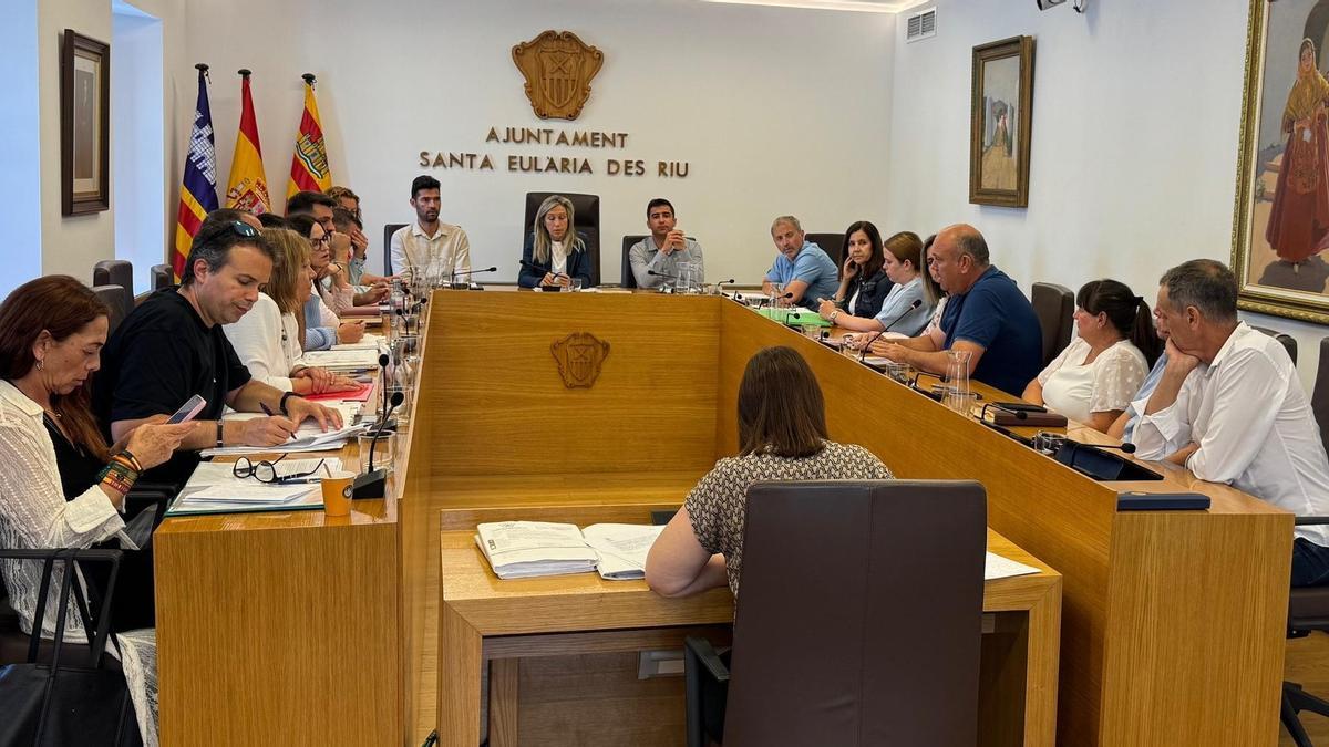 El pleno del mes de mayo del Ayuntamiento de Santa Eulària.