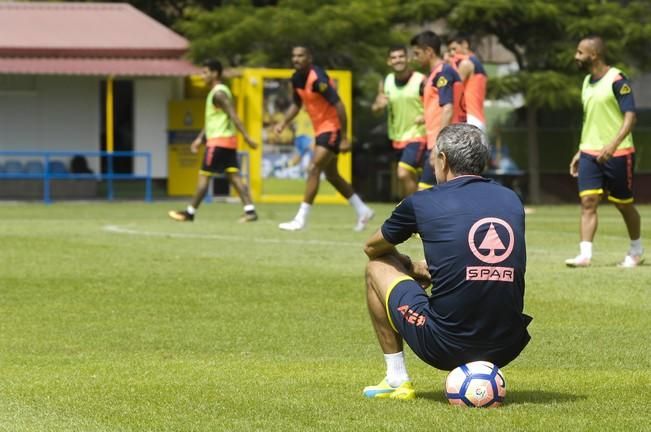 ENTRENAMIENTO DE LA UD LAS PALMAS Y ENTREVISTGA ...