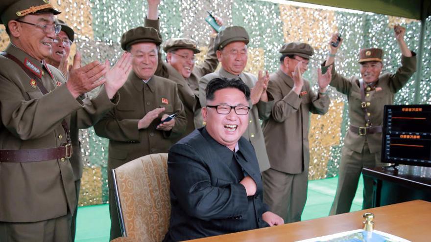 Kim Jong-un celebra el llançament d&#039;un míssil.