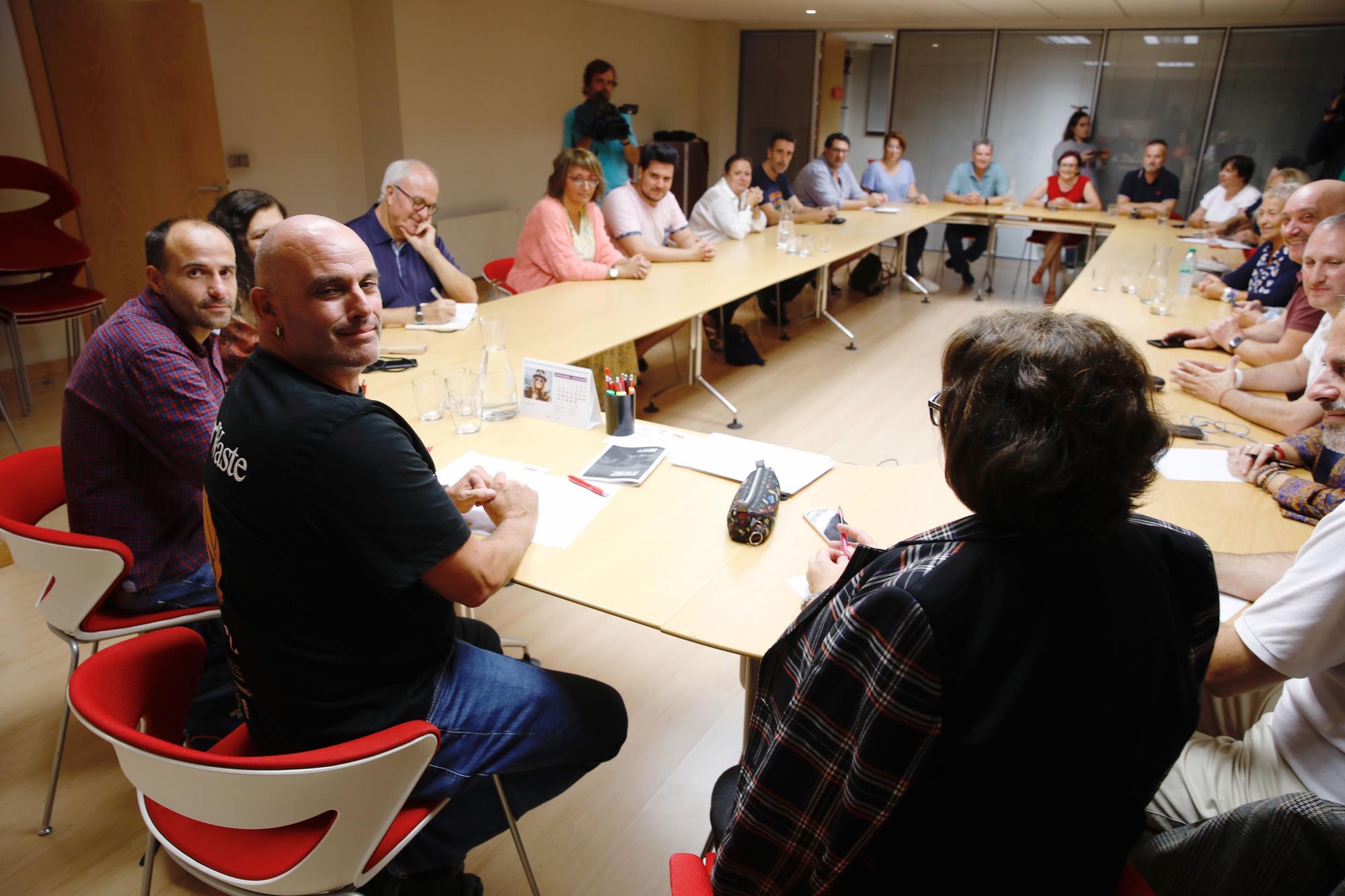 EN IMÁGENES: Reunión de la ejecutiva del PSOE gijonés tras salir adelante el proceso de primarias