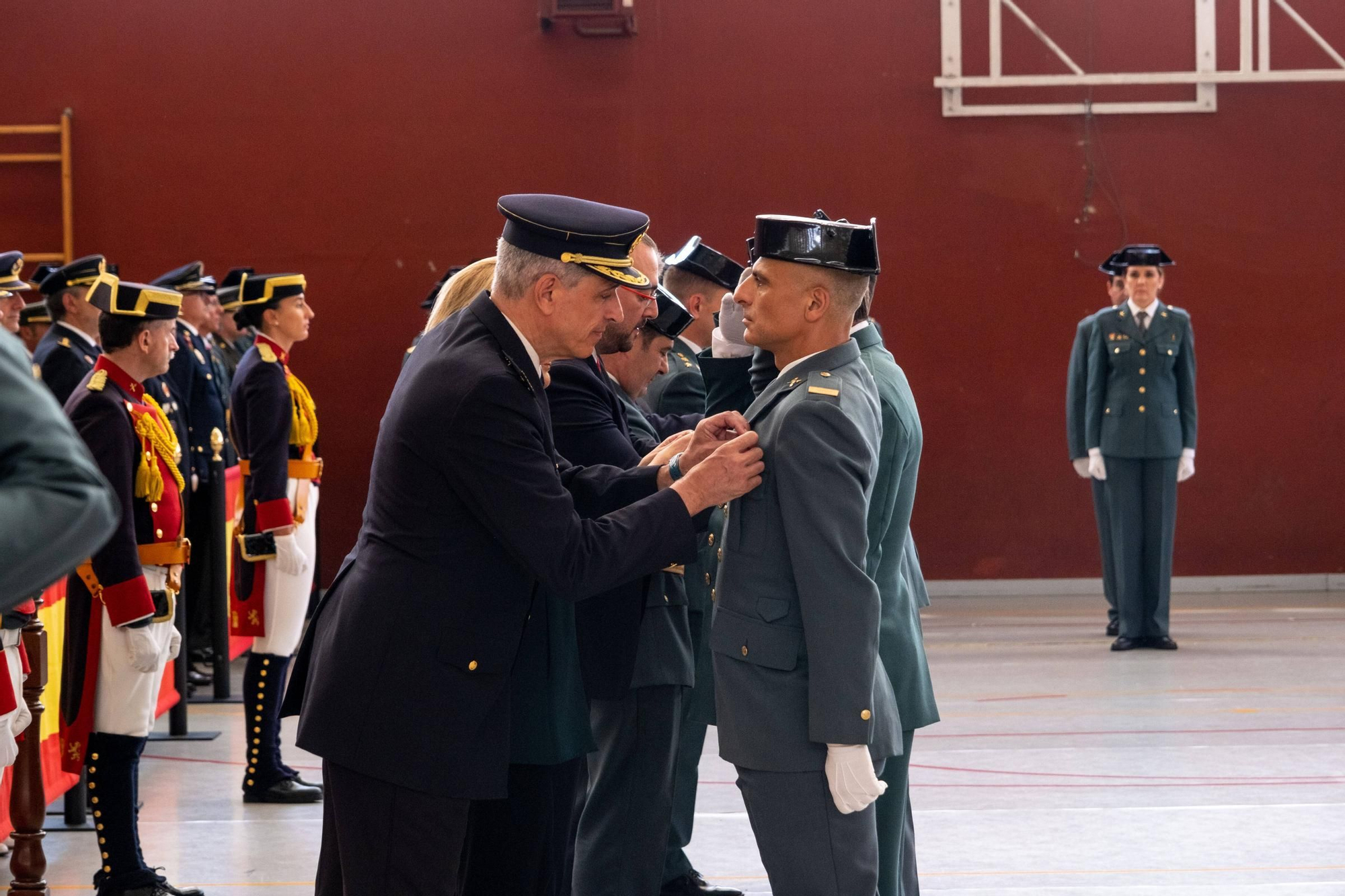 EN IMÁGENES: Así fueron los actos en Oviedo del 179 aniversario de la Guardia Civil