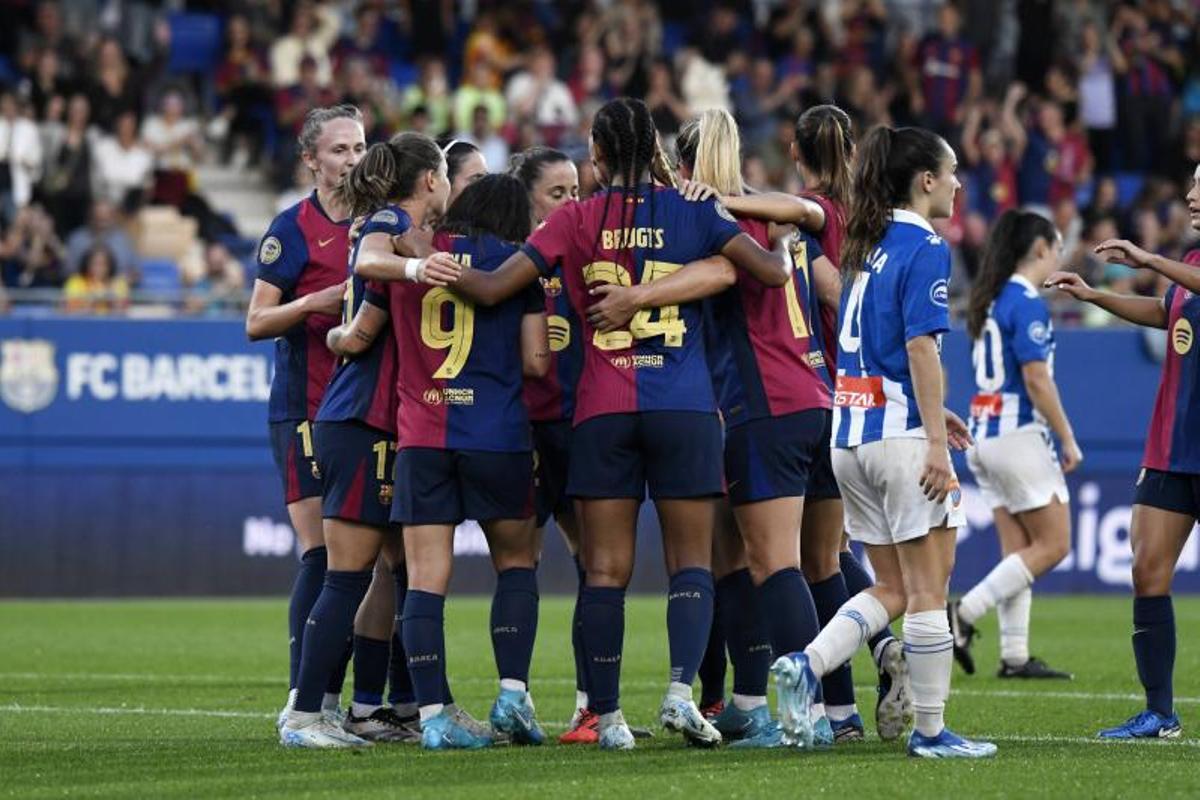 Derby futbol femenino entre Barcelona - Espanyol en el estadio Johan Cruyff