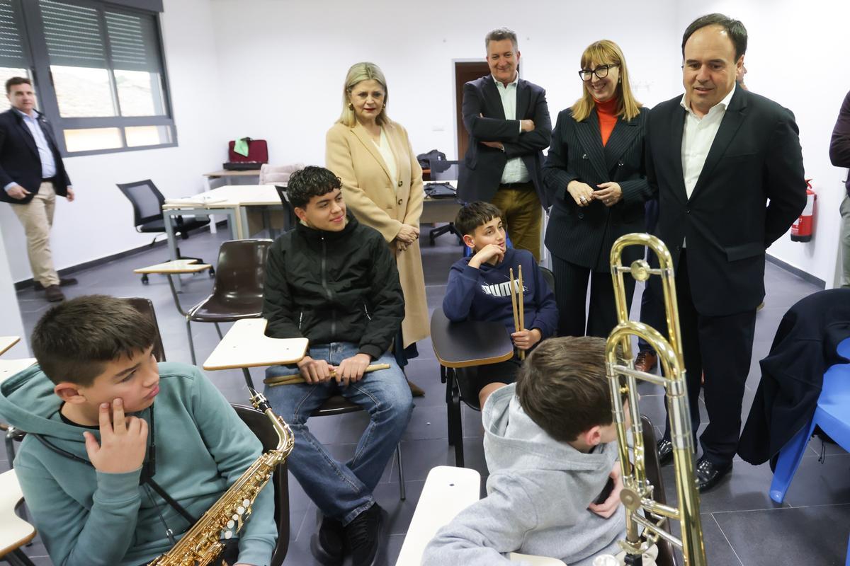Pérez Llorca, durante su visita este martes a la Casa de la Música de Xilxes.