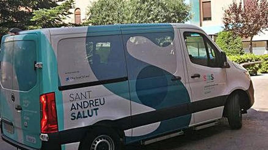 Sant Andreu Salut millora el seu transport adaptat amb una nova furgoneta