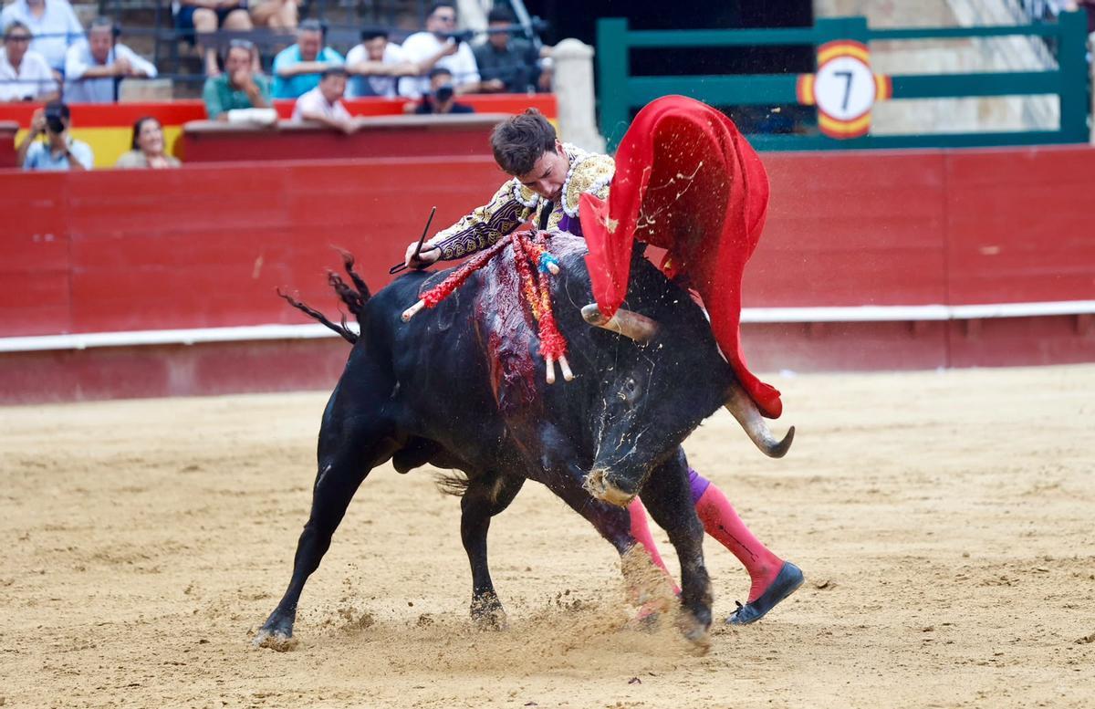 Corrida de toros mixta de la Feria de Julio con Román, Nek Romero y la novillera Olga Casado