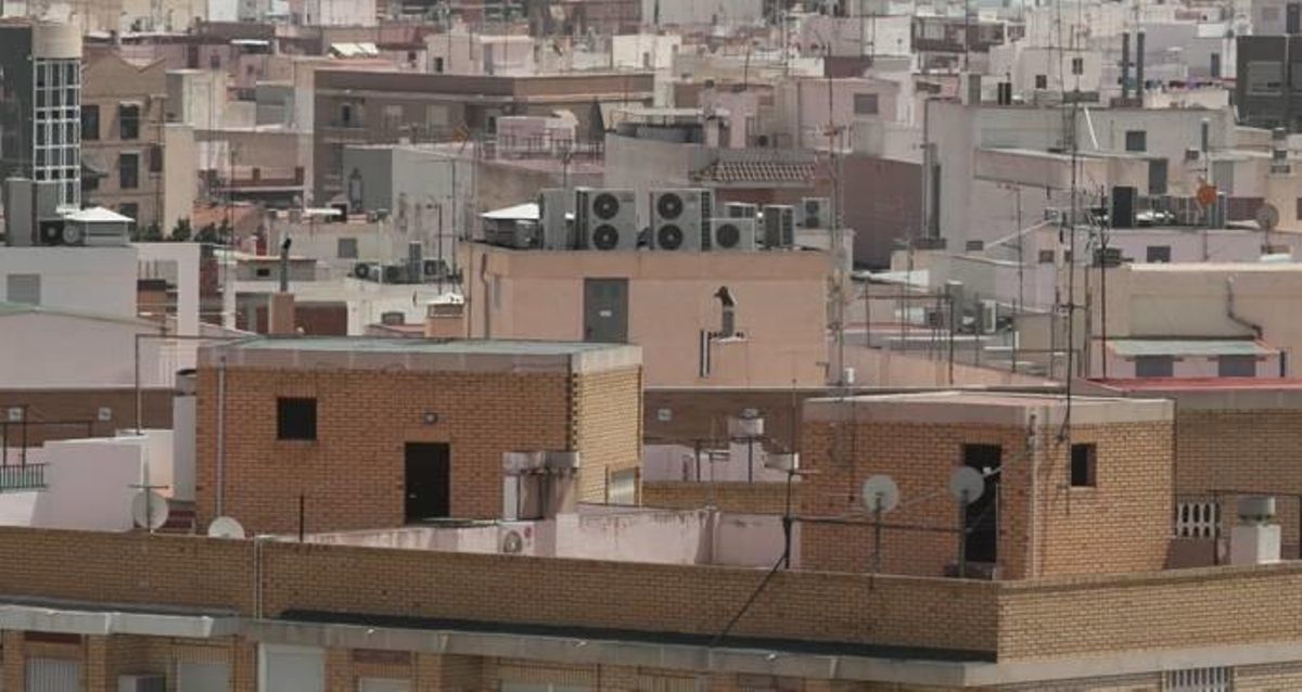 Elche incorpora una unidad de especialistas en ruido para paliar las molestias vecinales