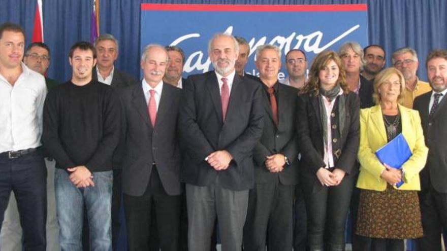 Los miembros del jurado, tras la reunión en Calanova.