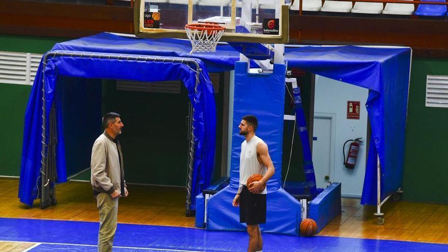 Charlie Uzal, sobre el final del Leyma-Obradoiro: "No gusta, porque hay que dar una imagen de cara al exterior y transmitir los valores del deporte y esos no lo son"