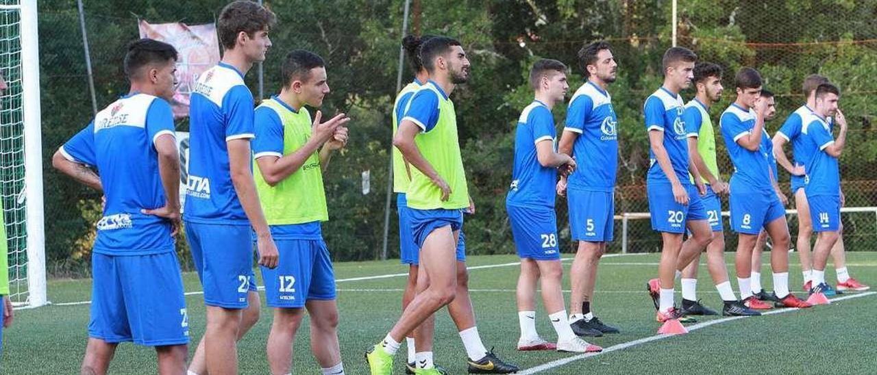 Los jugadores de la UD Ourense, durante un entrenamiento. // Iñaki Osorio