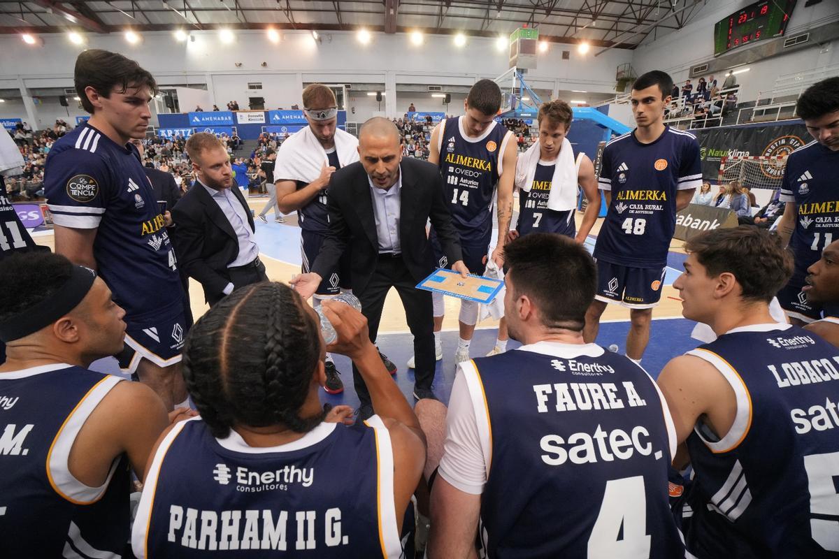 EN IMÁGENES: Así fue la victoria del Alimerka Oviedo Baloncesto en la cancha del Gipuzkoa Basket (79-93)