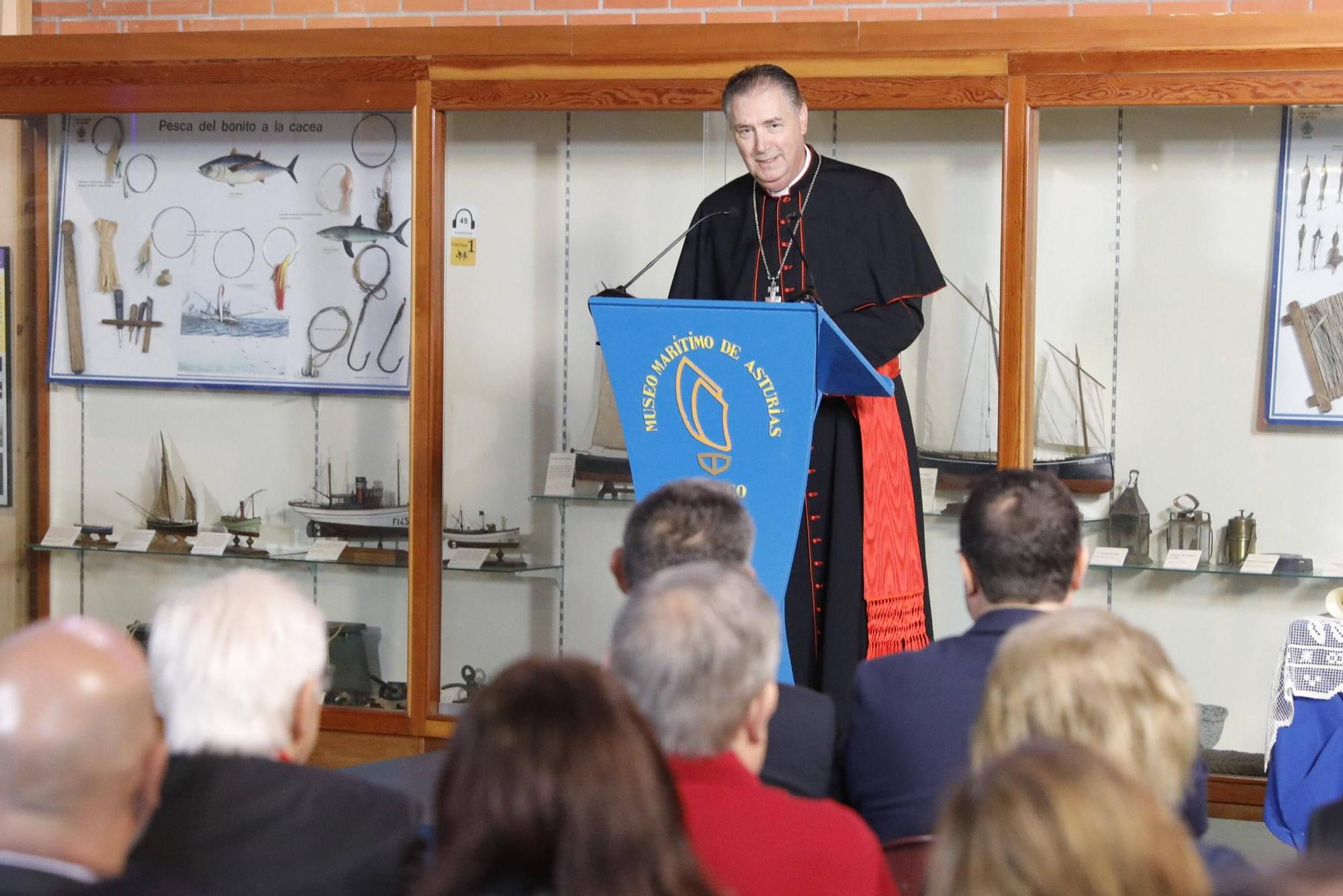 El cardenal Ángel  Fernández Artime recibe el título de Hijo Predilecto de Asturias en Luanco (Gozón)