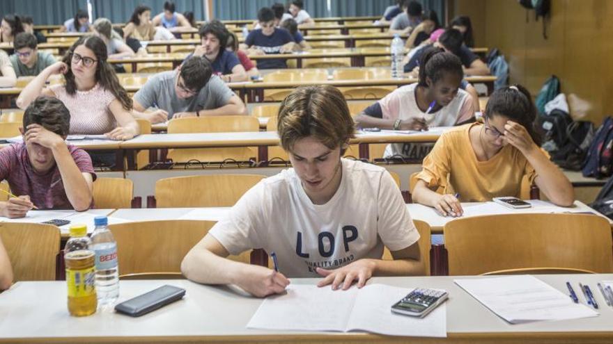 Alumnos examinándose de la Selectividad el pasado mes de junio