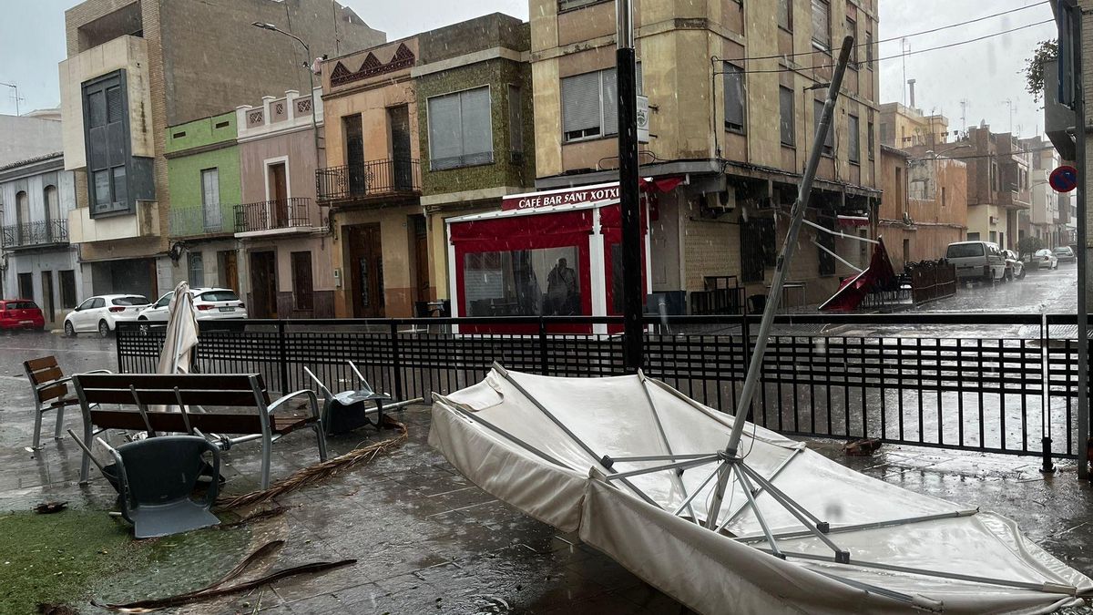 Terraza levantada por el viento en Nules.