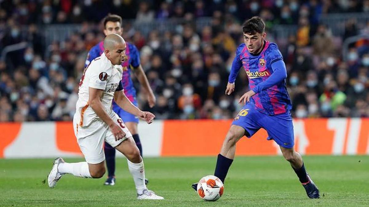 Pedri durante el partido del Barça contra el Galatasaray.