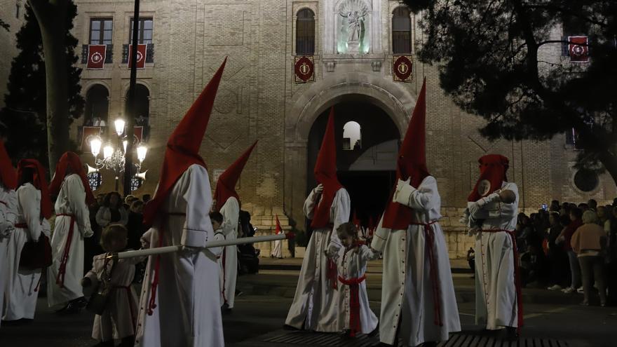 En imágenes | Procesiones del Jueves Santo en Zaragoza