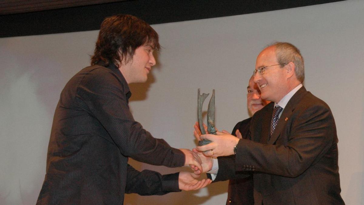El president Montilla 
premia Jordi Cruz 
el 2007.  salvador redó