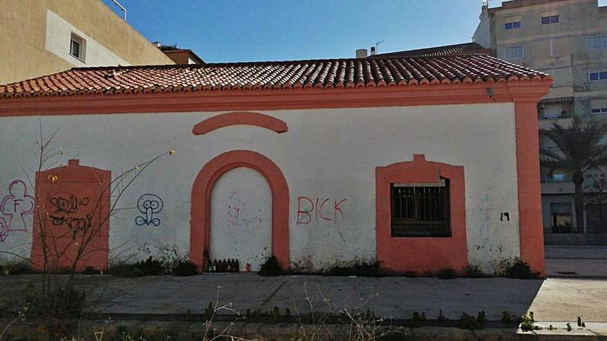 La antigua estación ferroviaria del Grau de Gandia. | LEVANTE-EMV