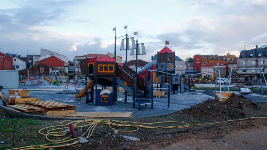 Las obras de O Regueiro obligan a cortar el tráfico en el entorno de la plaza