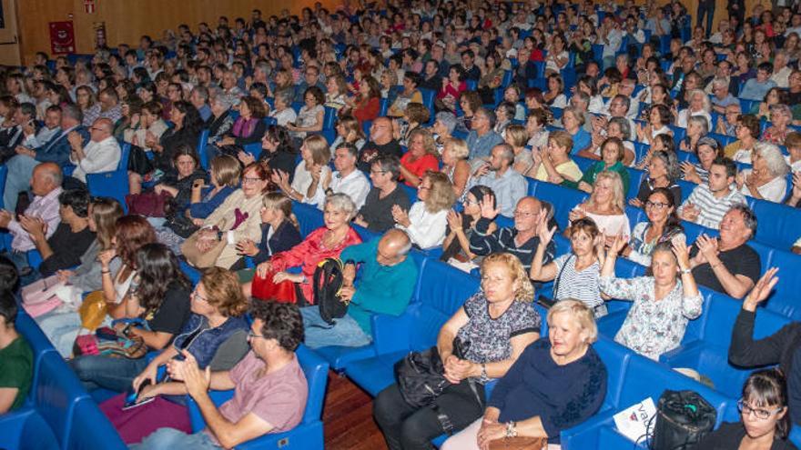 El estreno de &#039;Axis Mundi, Cumbres sagradas de Gran Canaria&#039;, un éxito con la asistencia de 1.200 personas.