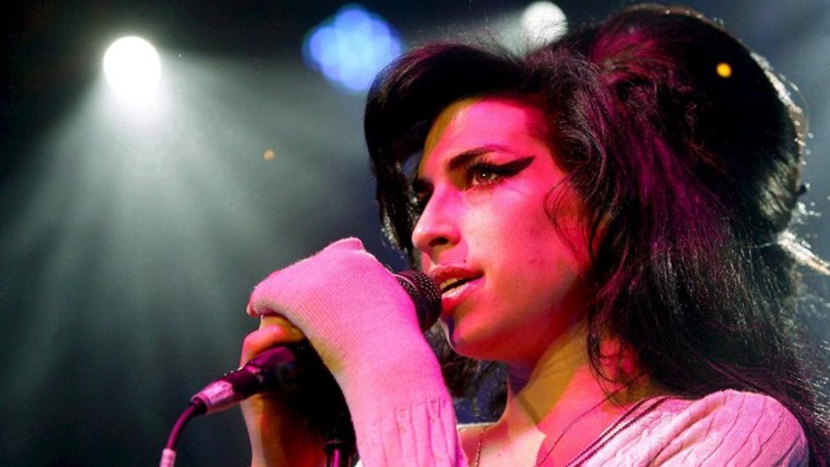 Amy Winehouse, en una actuación.