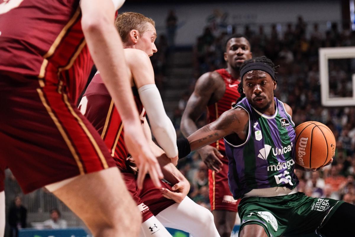 Imágenes del partido del UNICAJA vs UCAM Murcia en el Martín Carpena