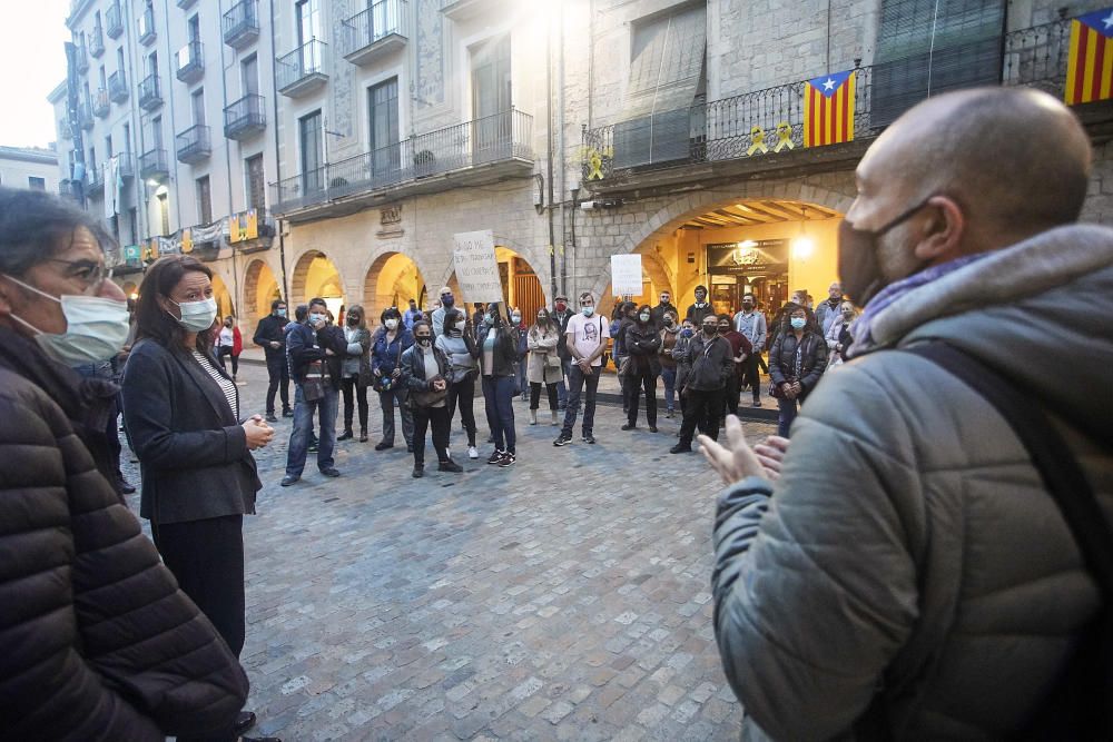 Restauradors i autònoms gironins protesten a la plaça del Vi