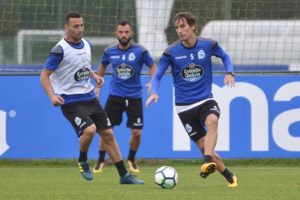 El internacional suizo se ha reincorporado este martes a los entrenamientos del Deportivo para preparar el partido ante la Real Sociedad.